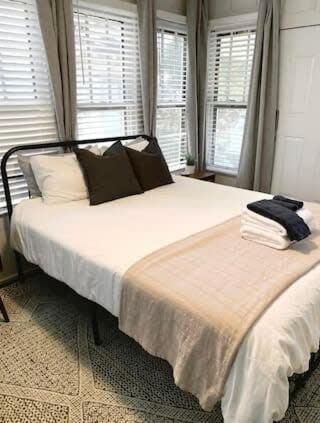 Spacious 4Br Retreat In The Heart Of Lafayette Luaran gambar
